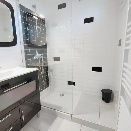 Beau T3 Avec Terrasse, Proche Du Centre, Climatise, A 10 Min Des Thermes - - Fr-1-503-136 Apartment Balaruc-les-Bains